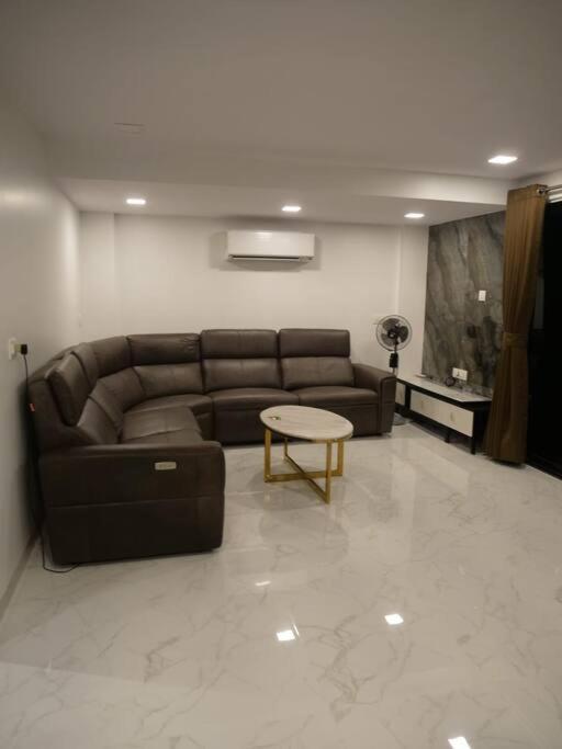 Stayhaven Starmount 4Bhk & Pool مومباي المظهر الخارجي الصورة