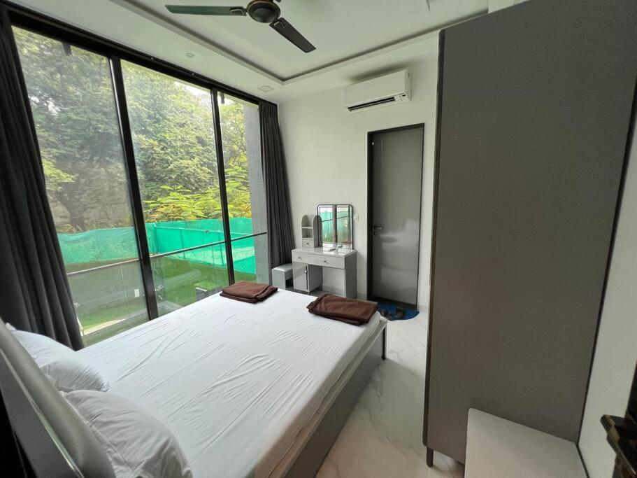 Stayhaven Starmount 4Bhk & Pool مومباي المظهر الخارجي الصورة