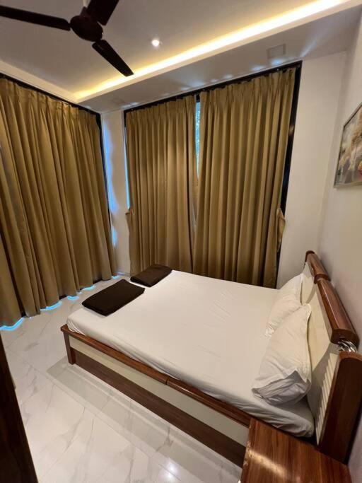 Stayhaven Starmount 4Bhk & Pool مومباي المظهر الخارجي الصورة
