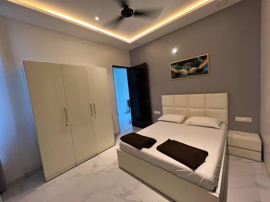 Stayhaven Starmount 4Bhk & Pool مومباي المظهر الخارجي الصورة