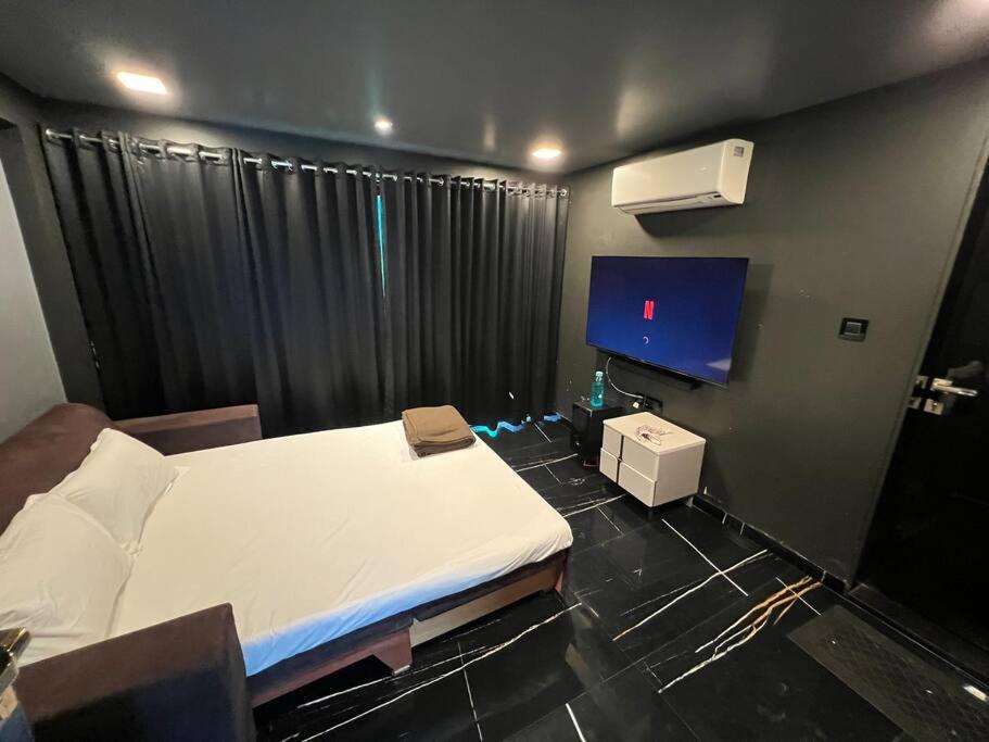 Stayhaven Starmount 4Bhk & Pool مومباي المظهر الخارجي الصورة